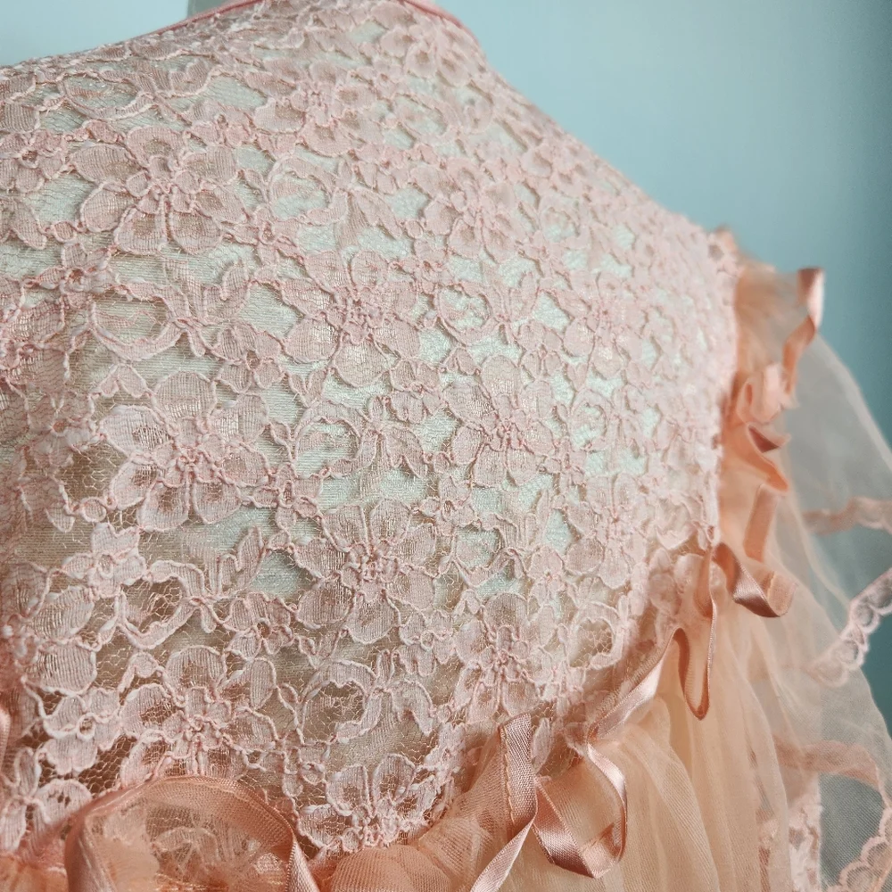 Vintage Glamour Peach Peignoir Lace Robe Fits Large Coquette Girl Feminine - Picture 7 of 14
